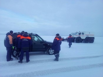 ВНИМАНИЕ! МЧС не рекомендует рыбакам выходить на лед водоемов Архангельской области 