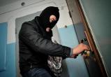 Архангелогородец незаметно ограбил 45 квартир на полмиллиона рублей