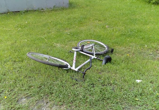59-летняя велосипедистка попала под иномарку в Коряжме