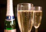 В канун Нового года в России подорожает шампанское