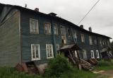В Архангельске за сутки два дома сошли со свай: жильцов расселили