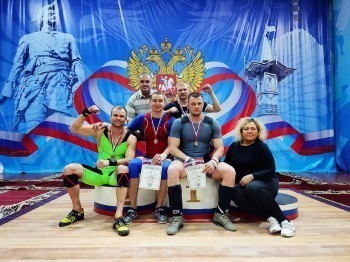 Коряжемские тяжелоатлеты победно выступили на чемпионате Архангельской области