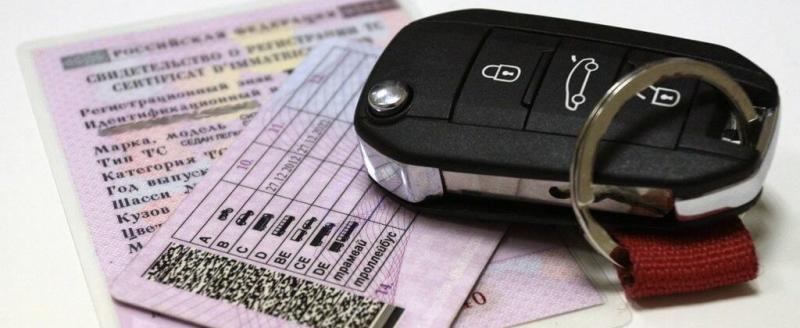 Срок действия истекающих водительских прав продлят на три года