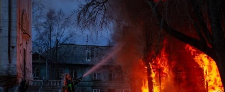 Подозрительный тип сбежал с места пожара в Архангельской области