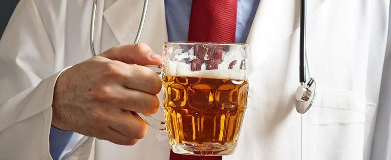 Медики назвали самый опасный для сердца алкогольный напиток