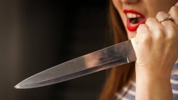 Жительница Коряжмы в пьяном угаре пырнула ножом своего сожителя