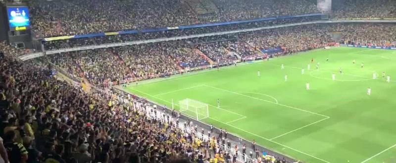Турецкие футбольные фанаты скандировали имя Владимира Путина на матче против украинской команды