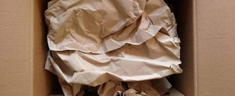 Житель Коряжмы купил коробку скомканной бумаги вместо видеорегистратора