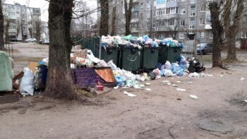 В Коряжме и Котласе расторгли договор с новым мусорным перевозчиком