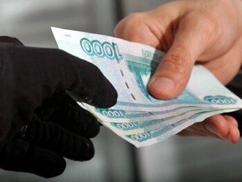 18-летний коряжемец с применением насилия вымогал у трех подростков 5 тысяч рублей