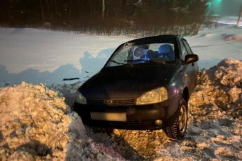 В Котласском районе пьяная девушка на легковушке врезалась в большегруз: пострадал пассажир