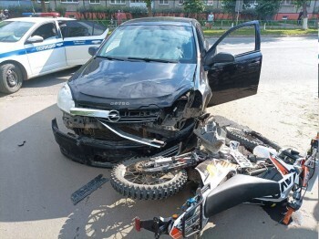 В Коряжме 36-летний мотоциклист попал под колеса иномарки