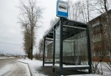 В Коряжме вандалы испортили автобусную остановку на Советской