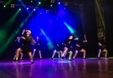Десятки коряжемских танцоров показали свои умения на отчетном концерте академии "Лайм"