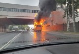 В Поморье прямо во время движения загорелся автобус