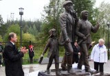 В Коряжме состоялось открытие памятника созидателям города