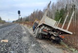 В Архангельской области пьяный водитель грузовика протаранил автомобиль Росгвардии