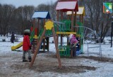 Подрядчик закончил обустройство детской игровой площадки в Александровском парке