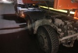 На подъезде к Котласу оторвавшееся от грузовика колесо прилетело прямо в легковушку