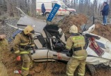 Срочный вызов: пожарные спасали водителя из перевернувшегося автомобиля в Коношском районе