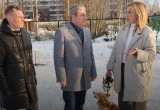 В Архангельске открылась новая площадка для дрессировки собак: жители Соломбалы обрели долгожданное пространство для тренировок