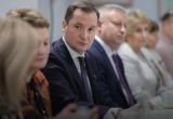 Александр Цыбульский встретился с жёнами бойцов СВО: новые инициативы поддержки